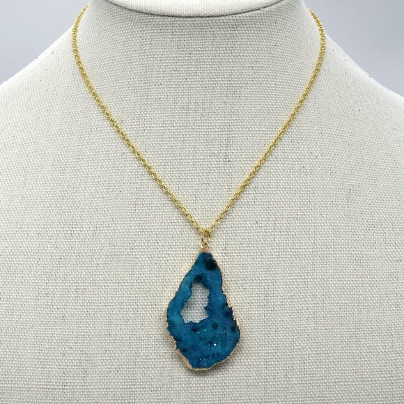 My Bead Emporium Jewelry - Necklace with blue natural quartz.